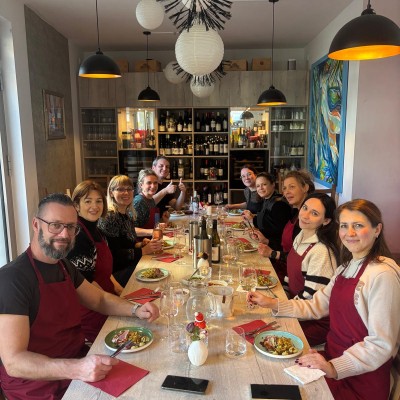 Vorschaubild zu: Weihnachtsfeier &ndash; Kochen, Genie&szlig;en, Gemeinsam feiern!